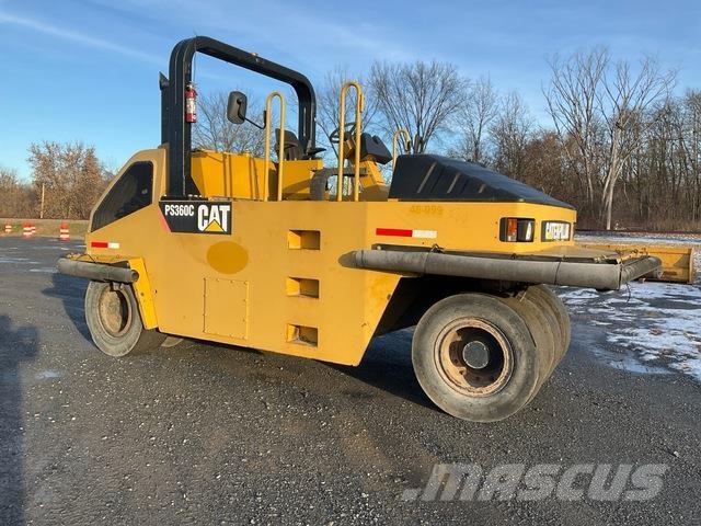 CAT PS360C Pneumatikus kerekes hengerek