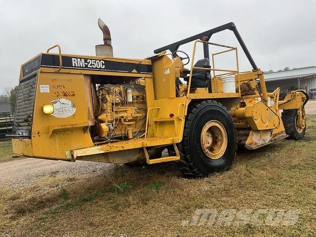 CAT RM-250C Talajtömörítő gépek