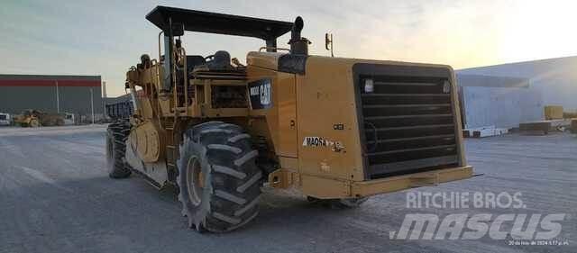 CAT RM300 Talajtömörítő gépek