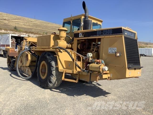 CAT RR250B Talajtömörítő gépek