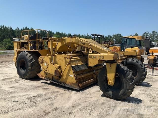 CAT SS-250 Talajtömörítő gépek
