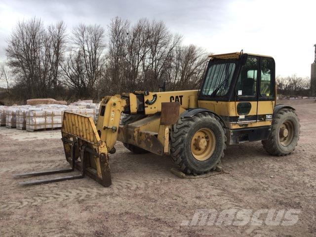 CAT TH83 Teleszkópos rakodók