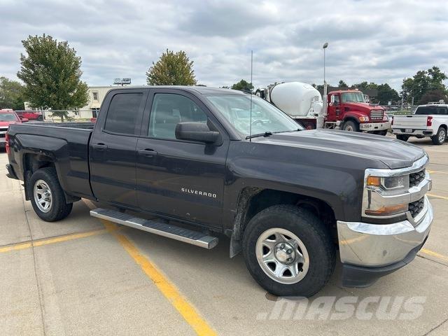 Chevrolet 1500 Kis teherszállító/Platós kocsi