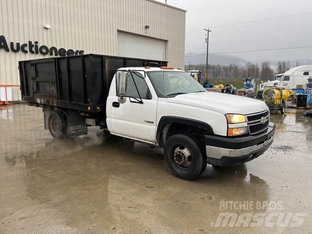 Chevrolet 3500 Platós / Ponyvás teherautók