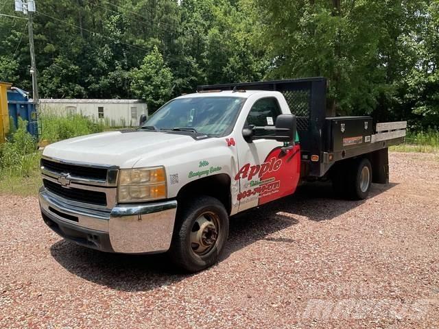 Chevrolet 3500 Platós / Ponyvás teherautók