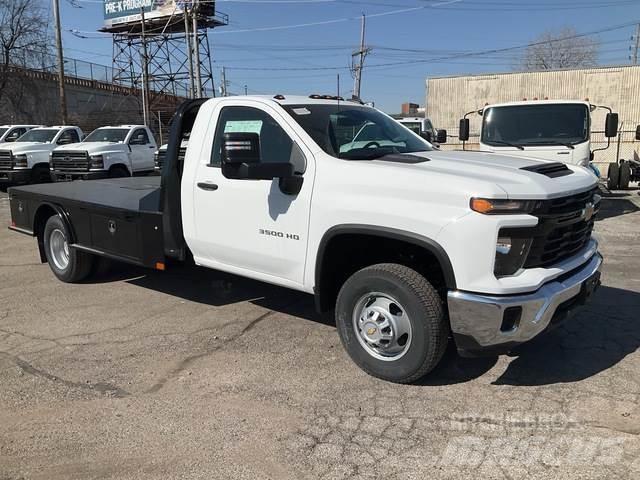 Chevrolet 3500 Platós / Ponyvás teherautók