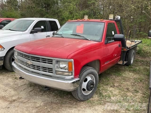 Chevrolet 3500 Platós / Ponyvás teherautók