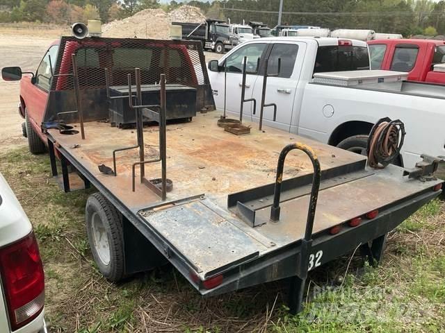 Chevrolet 3500 Platós / Ponyvás teherautók