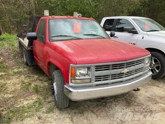 Chevrolet 3500 Platós / Ponyvás teherautók