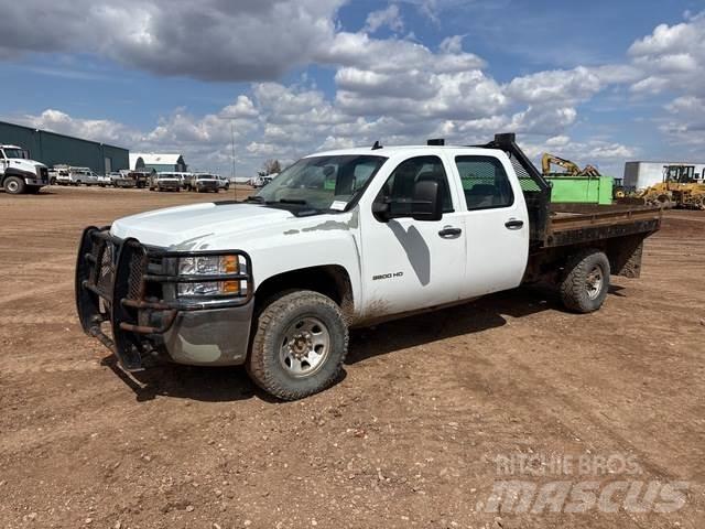 Chevrolet 3500 Platós / Ponyvás teherautók