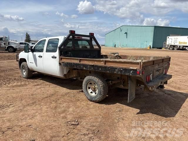 Chevrolet 3500 Platós / Ponyvás teherautók