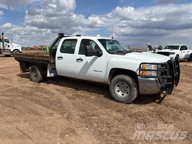 Chevrolet 3500 Platós / Ponyvás teherautók