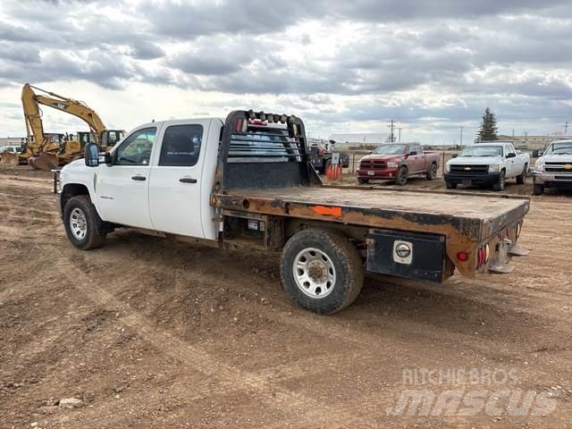 Chevrolet 3500 Platós / Ponyvás teherautók
