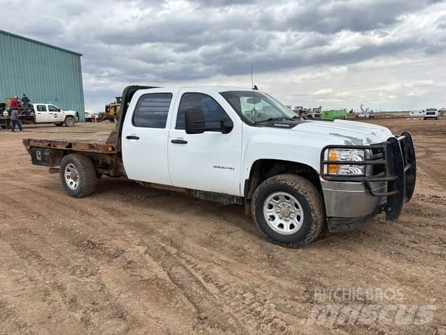 Chevrolet 3500 Platós / Ponyvás teherautók
