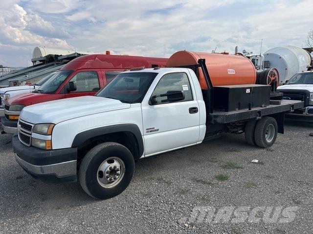 Chevrolet 3500 Platós / Ponyvás teherautók