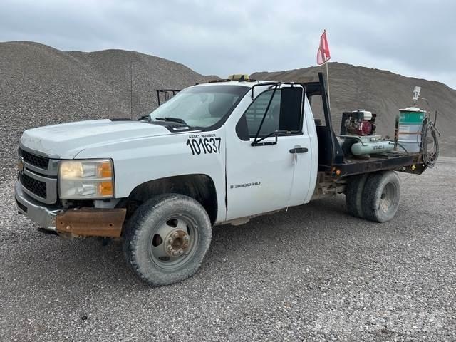 Chevrolet 3500 Platós / Ponyvás teherautók