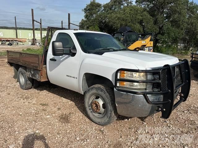 Chevrolet 3500 Platós / Ponyvás teherautók