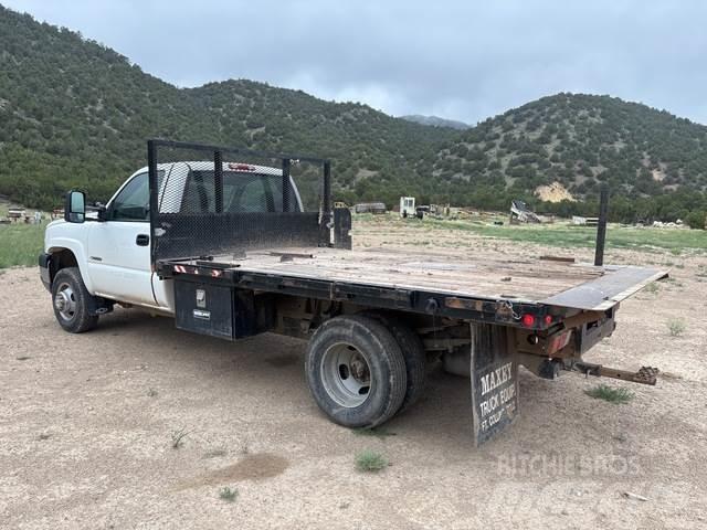 Chevrolet 3500 Platós / Ponyvás teherautók