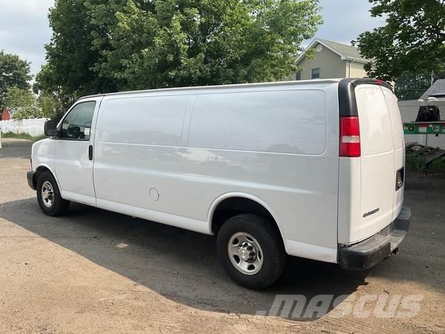 Chevrolet 3500 Transporterek