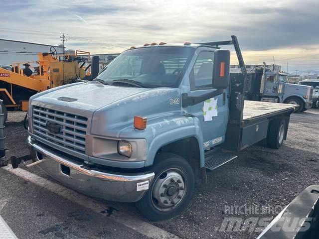 Chevrolet 4500 Platós / Ponyvás teherautók