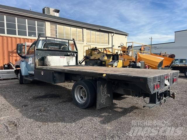 Chevrolet 4500 Platós / Ponyvás teherautók