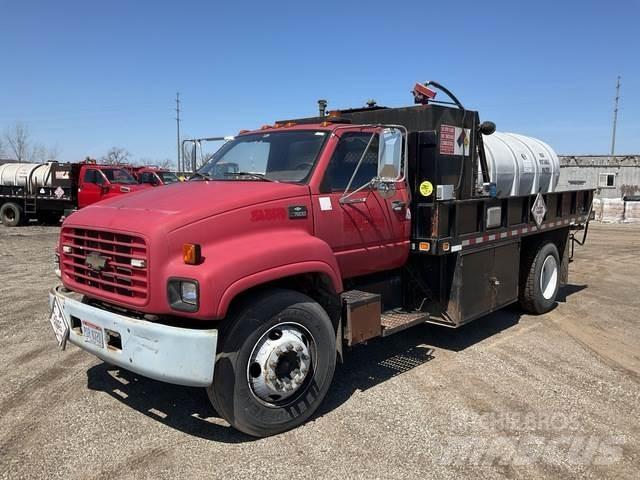 Chevrolet 7500 Platós / Ponyvás teherautók
