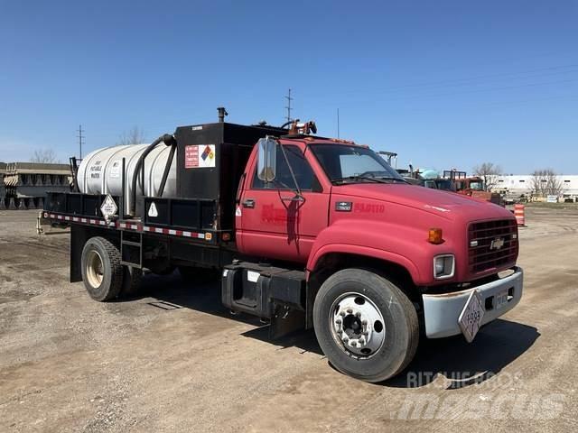 Chevrolet 7500 Platós / Ponyvás teherautók