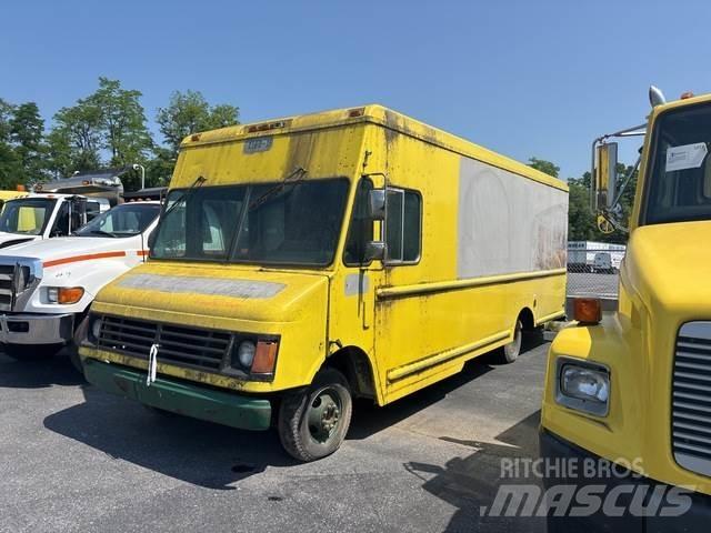 Chevrolet P30 Dobozos