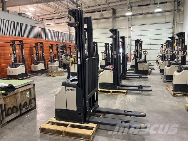 Crown ES 4000 Elektromos gyalogkíséretű targoncák