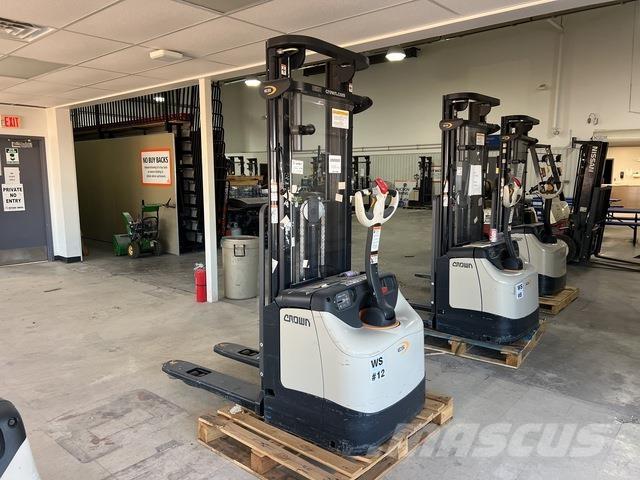 Crown ES 4000 Elektromos gyalogkíséretű targoncák