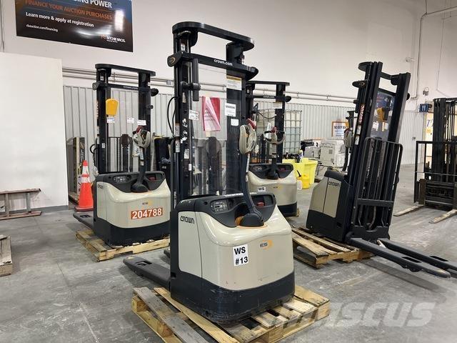 Crown ES 4000 Elektromos gyalogkíséretű targoncák