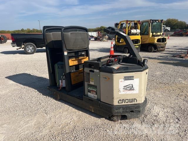 Crown TR4500 Vontatótargonca