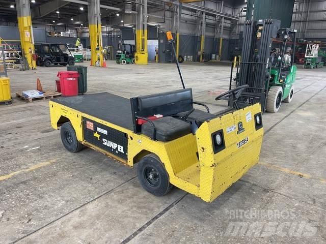 Cushman Titan Motorok