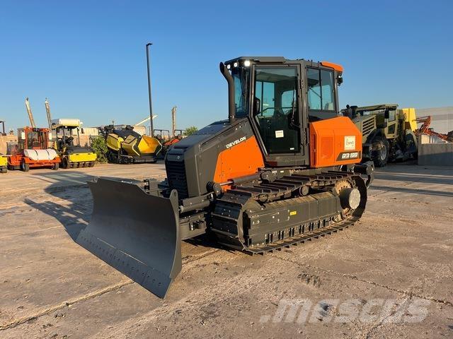 Develon DD100 lánctalpas dózerek