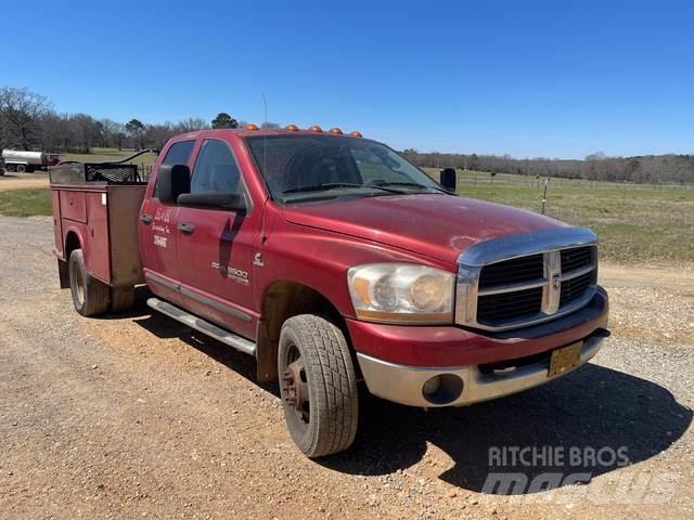 Dodge 3500 Kis teherszállító/Platós kocsi