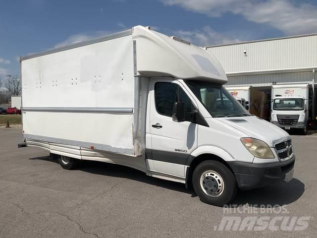 Dodge 3500 Dobozos teherautók