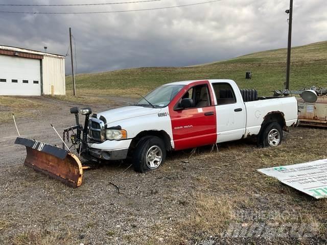 Dodge Ram 1500 Hóeltakarítók