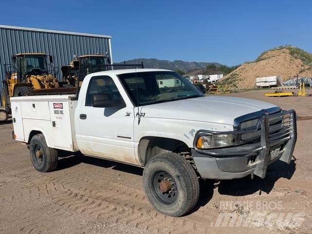 Dodge Ram 2500 Kis teherszállító/Platós kocsi