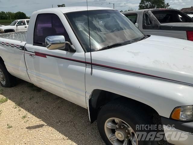 Dodge Ram 2500 Egyéb