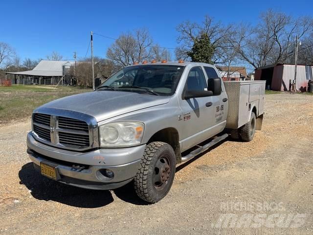 Dodge Ram 3500 Kis teherszállító/Platós kocsi