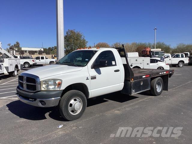 Dodge Ram 3500 Platós / Ponyvás teherautók