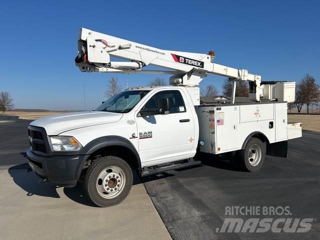 Dodge Ram 5500 Teherautóra szerelt emelők és állványok