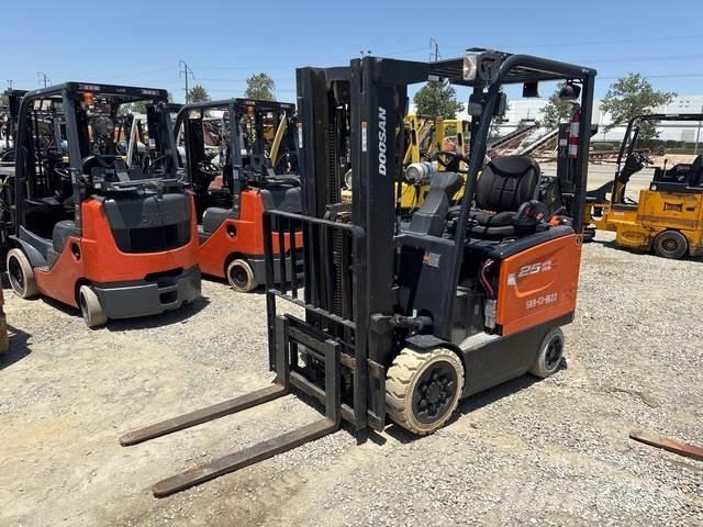 Doosan BC25S-7 Elektromos targoncák