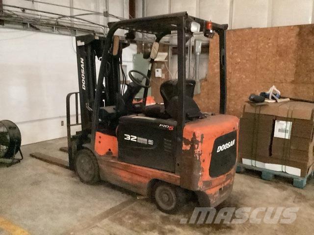 Doosan BC32S-5 Elektromos targoncák