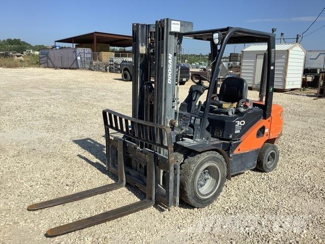 Doosan D30S-7 Targoncák-Egyéb