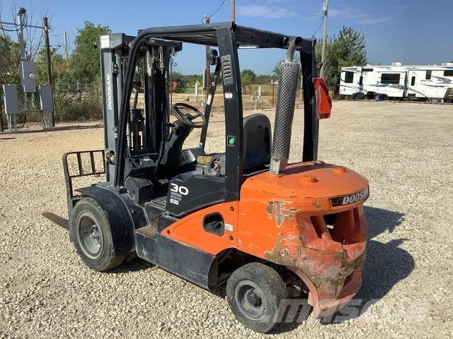 Doosan D30S-7 Targoncák-Egyéb