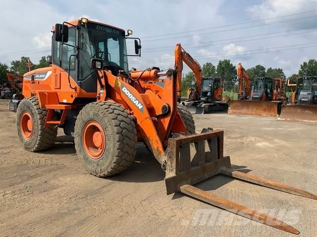 Doosan DL200-5 Gumikerekes homlokrakodók