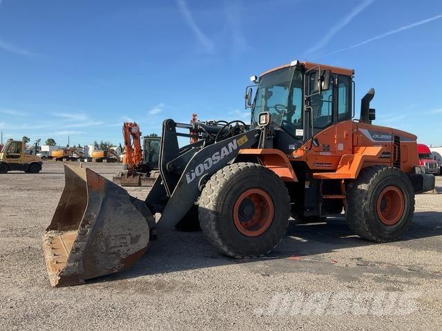Doosan DL250-5 Gumikerekes homlokrakodók