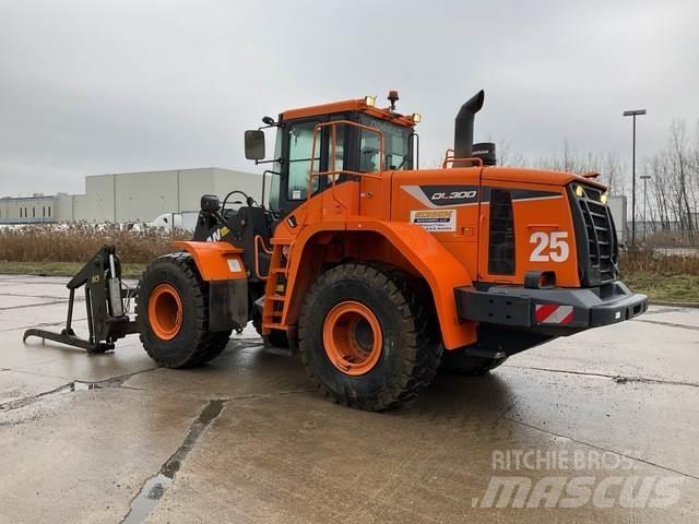 Doosan DL300-5 Gumikerekes homlokrakodók