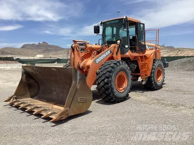 Doosan DL300-5 Gumikerekes homlokrakodók